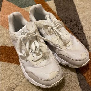 Adidas Womens 11 Mens 9 Torsion White Sneakers